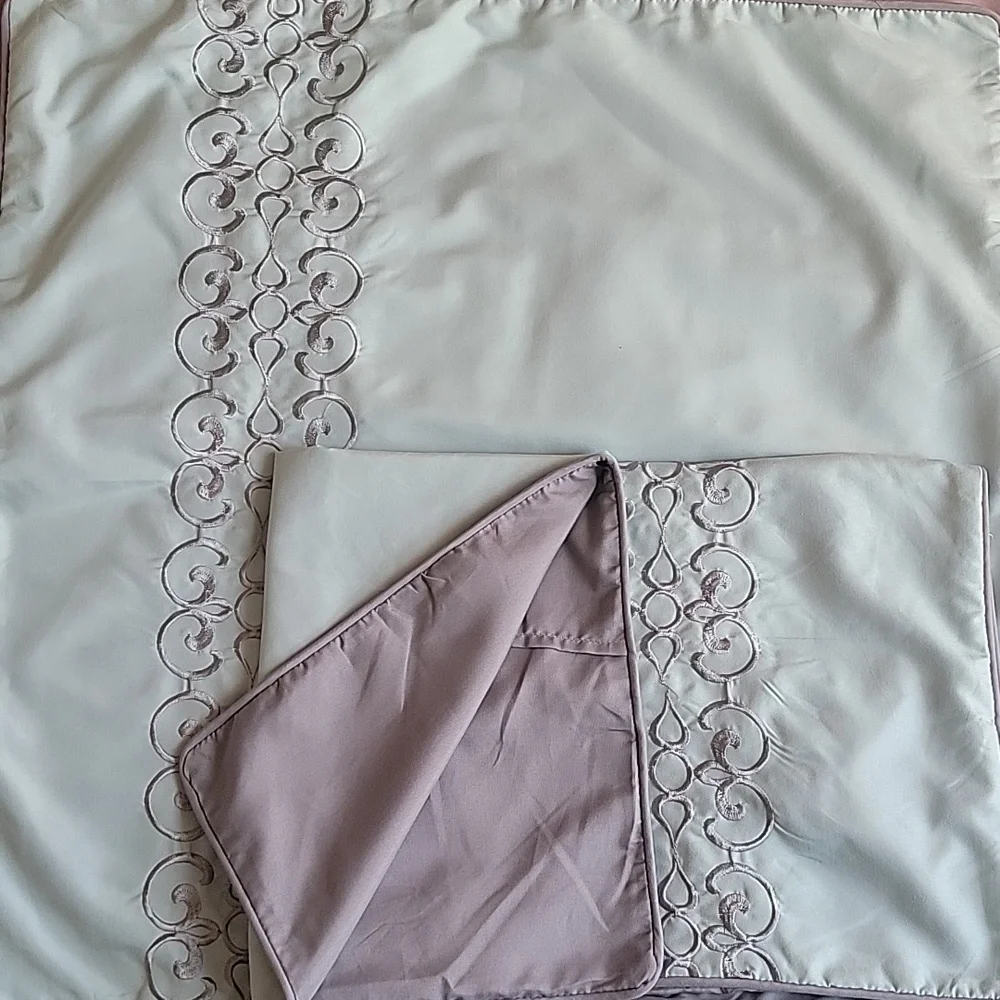 Elegant Embroidered Set of 2 Pillow Cover, Size 25